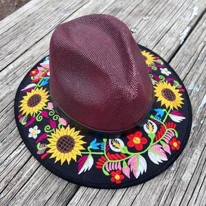 Embroidered Mexican hat 🎩